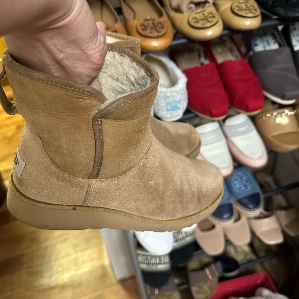 Womens UGG Kaitlyn boots size 6 FREE